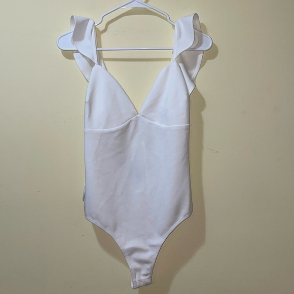 Womens New Lulus Ruffled White Bodysuit - Picture 1 of 6